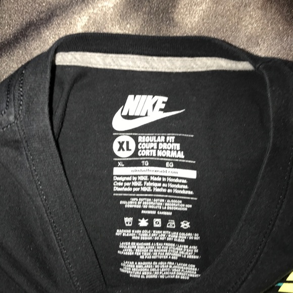 Black Nike Tee - Picture 3 of 3