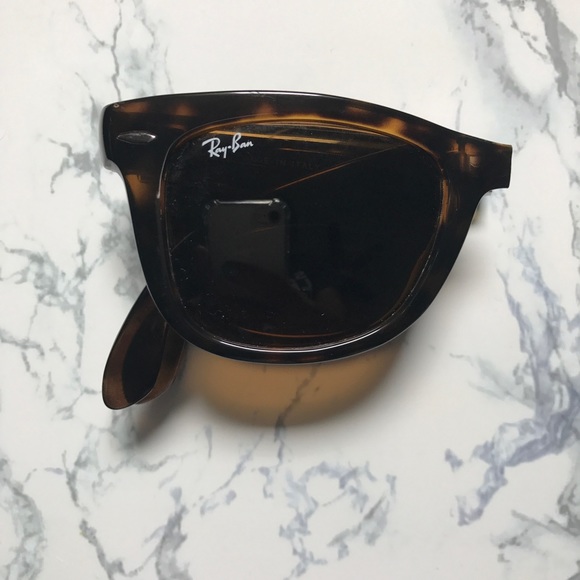 Ray-Ban Folding Wayfarer Tortoise Sunglasses - Picture 2 of 5
