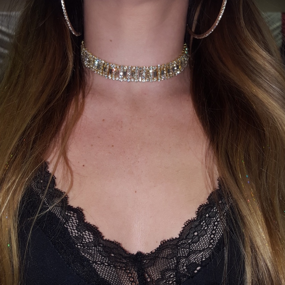 Gold choker