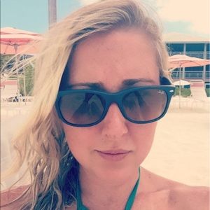 Meet your Posher, Andrea