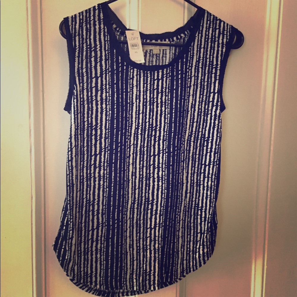 Patterned navy sleeveless LOFT blouse, never worn