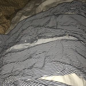 Cute black and white Top