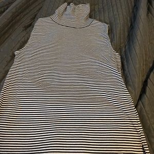 Turtle neck sleeveless top