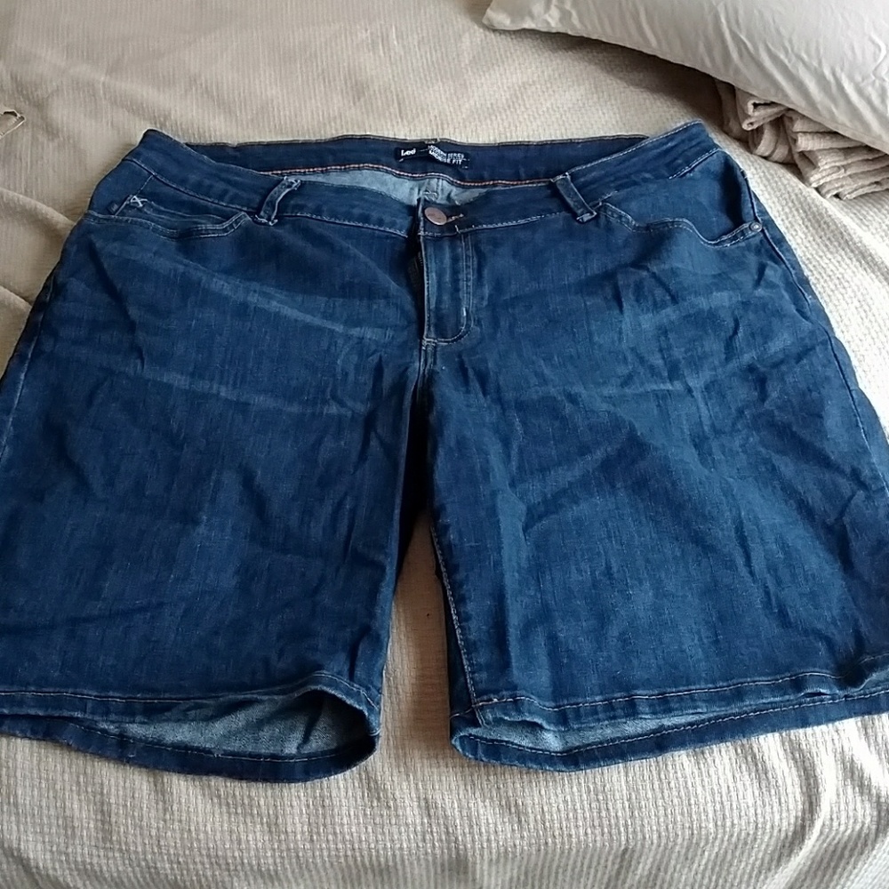 Lee Bermuda shorts size 18M
