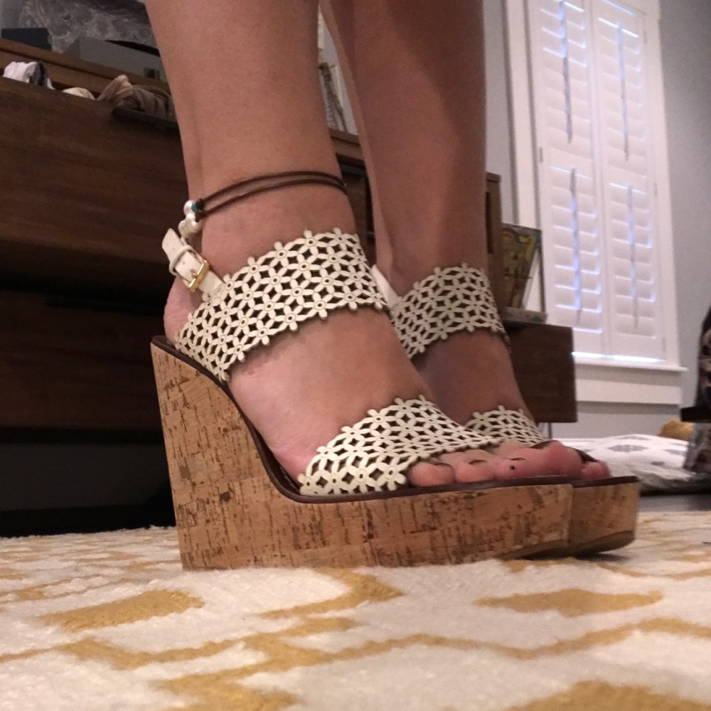 Tory burch wedges!!!