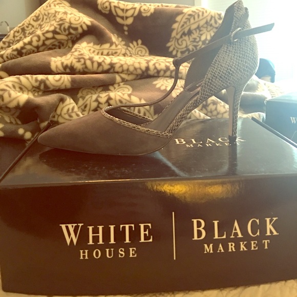♨️RARE!!!⭕️WHITE house|BLACK market tstrap heels💢 - Picture 6 of 6