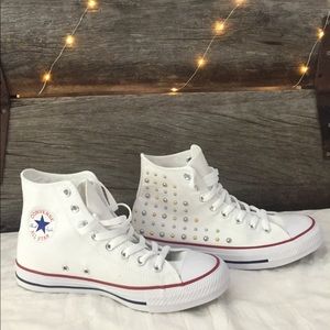 Detailed white converse