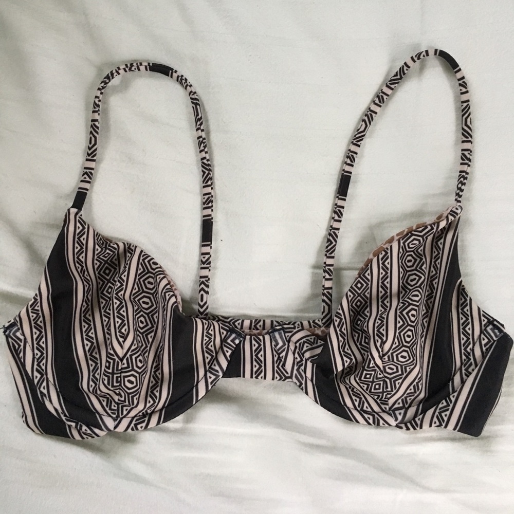 Acacia swimwear Polynesia manhattan top size small