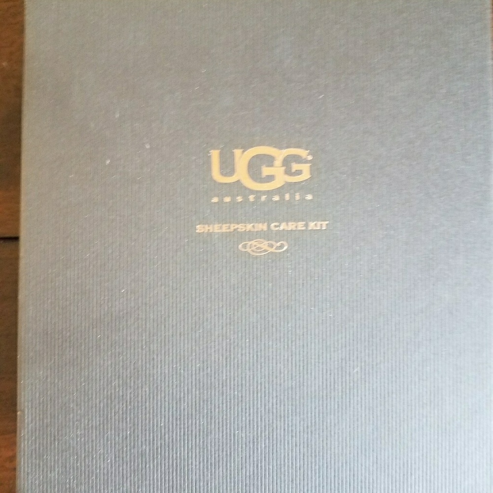 Ugg sheepskin care kit
