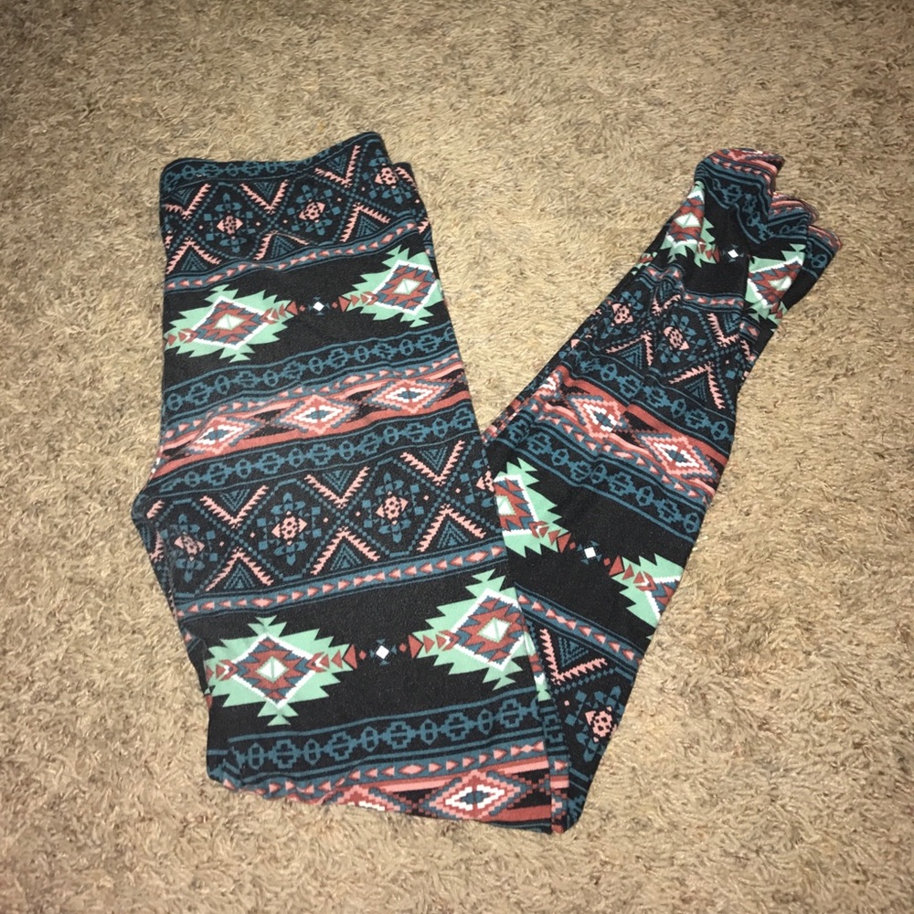 💟 Patterned Leggings
