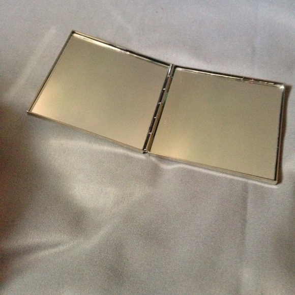 Mirror - Picture 2 of 4