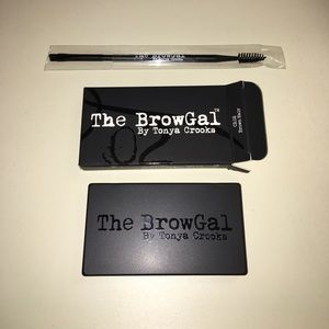 The BrowGal makeup and brush