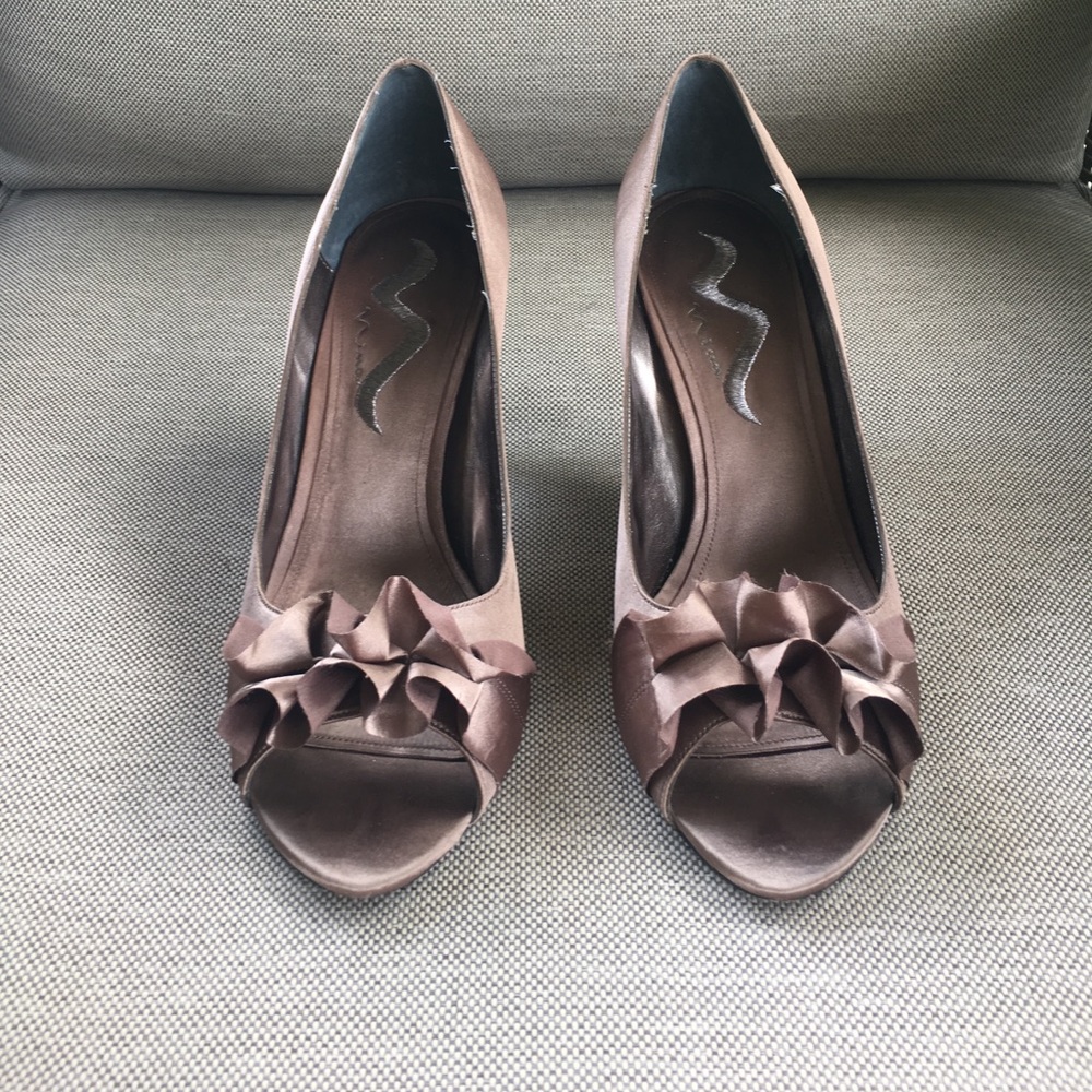 Tan heels, size 9 1/2