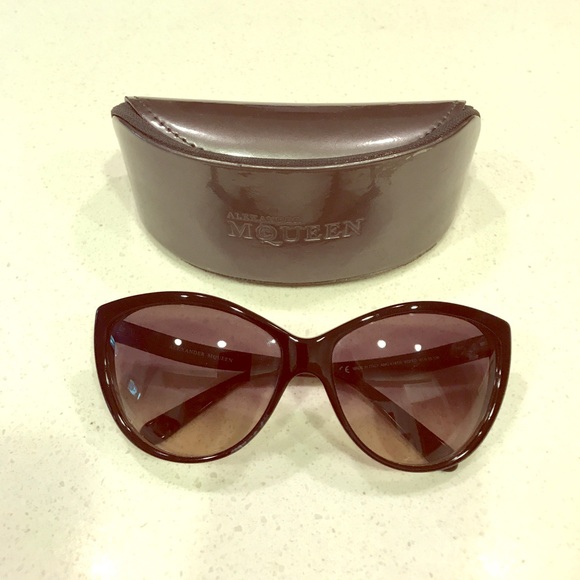 Alexander McQueen Cat Eye Sunglasses main image 4