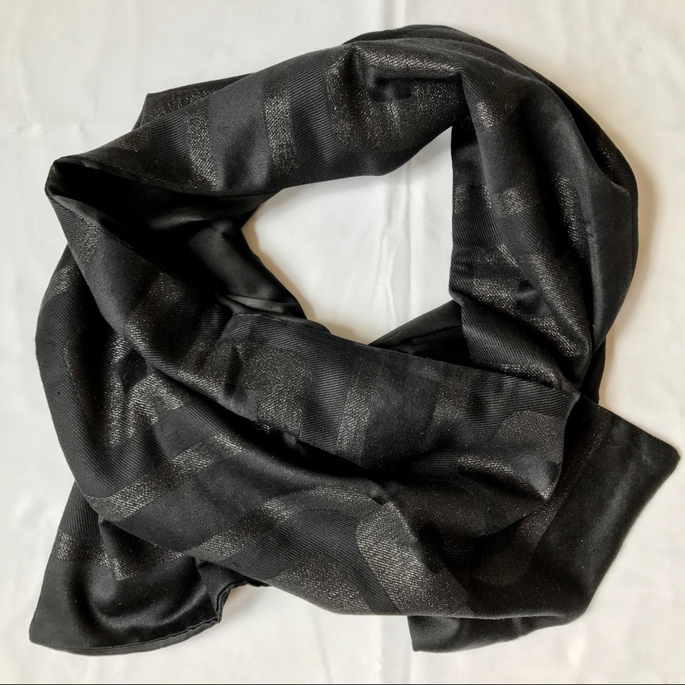 !! Closet Closing !! Banana Republic Wrap