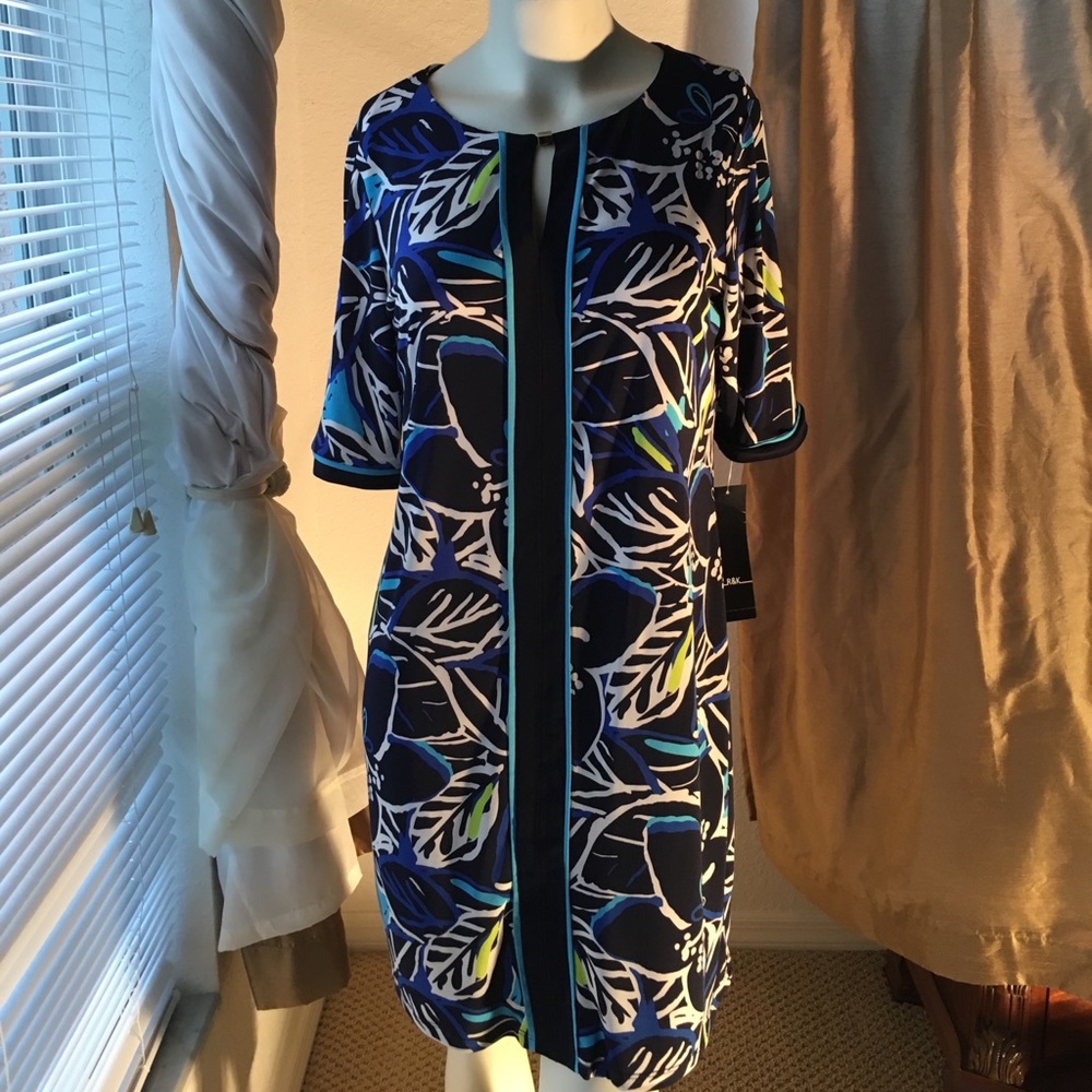 Dress - Picture 2 of 4
