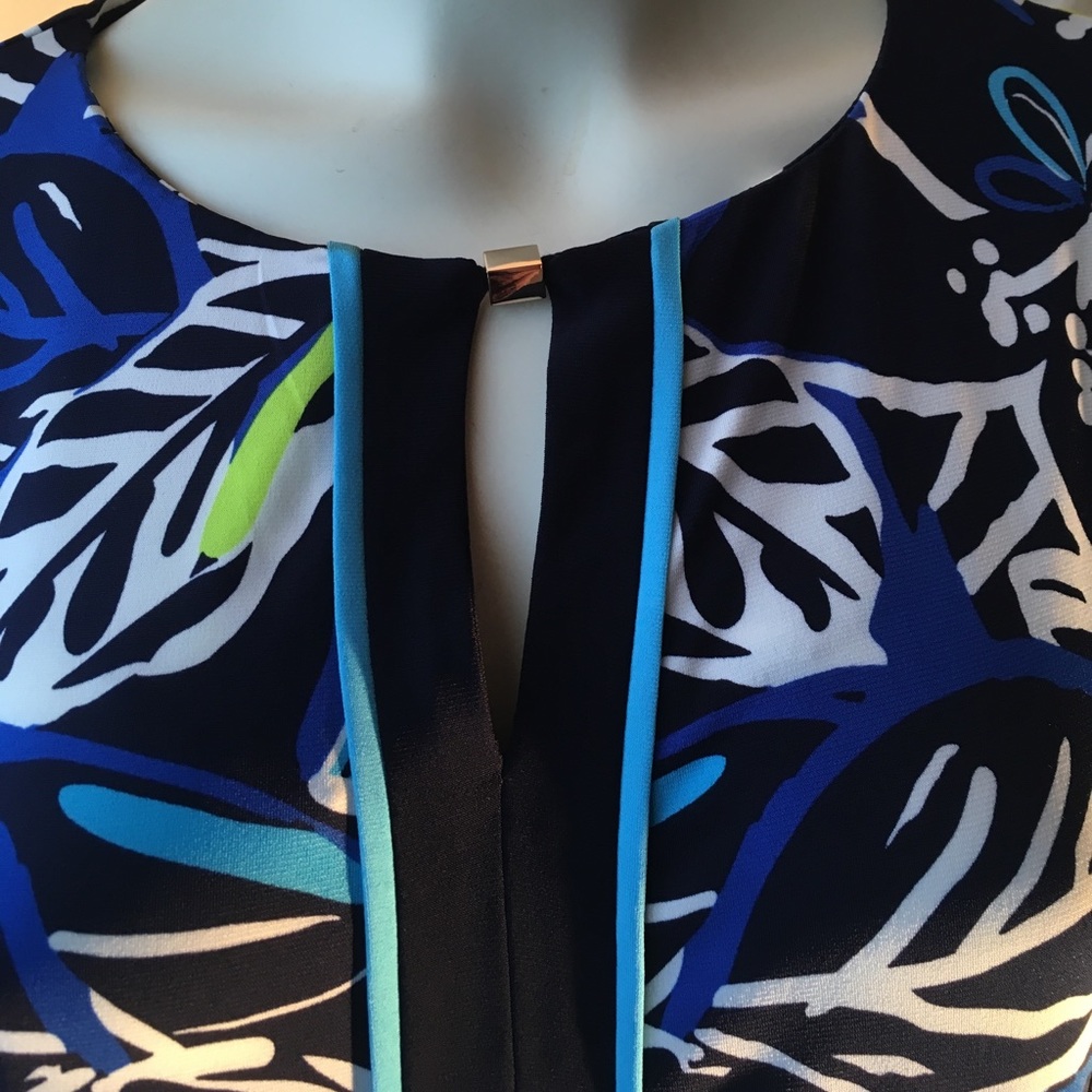 Dress - Picture 4 of 4