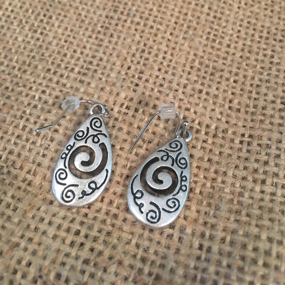 Lia Sophia silver & black dangling earrings