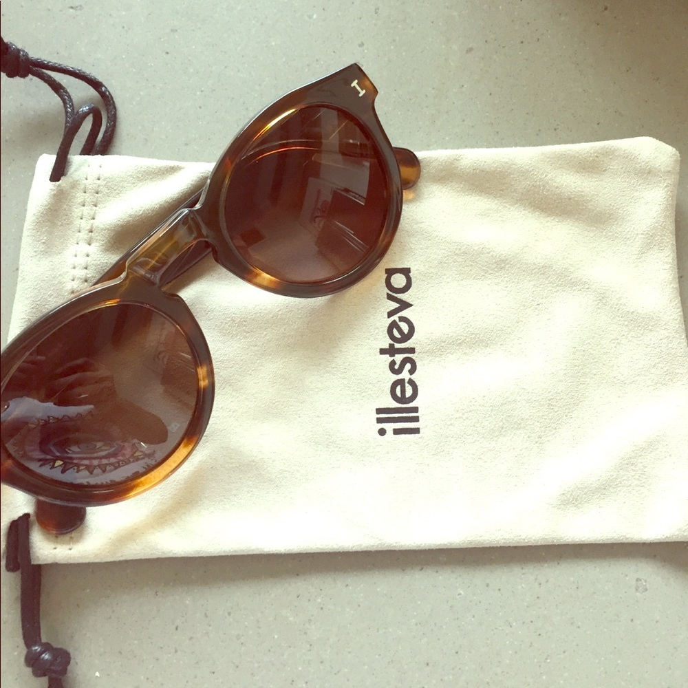 Illesteva 'Leonard' sunglasses in sand