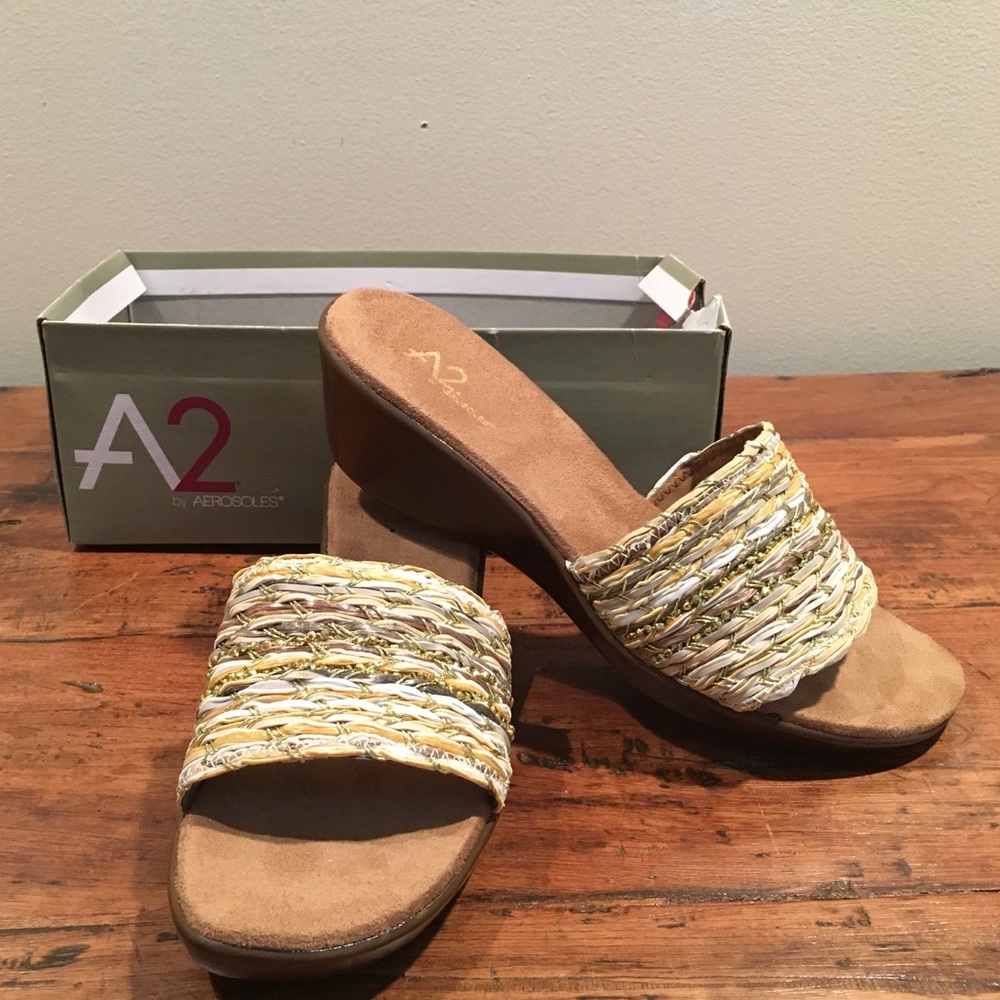 New in box Aerosoles Multi color strap over instep
