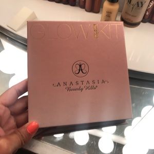 ABH "That Glow" glow kit
