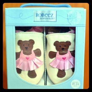 NWT robeez bear shoes