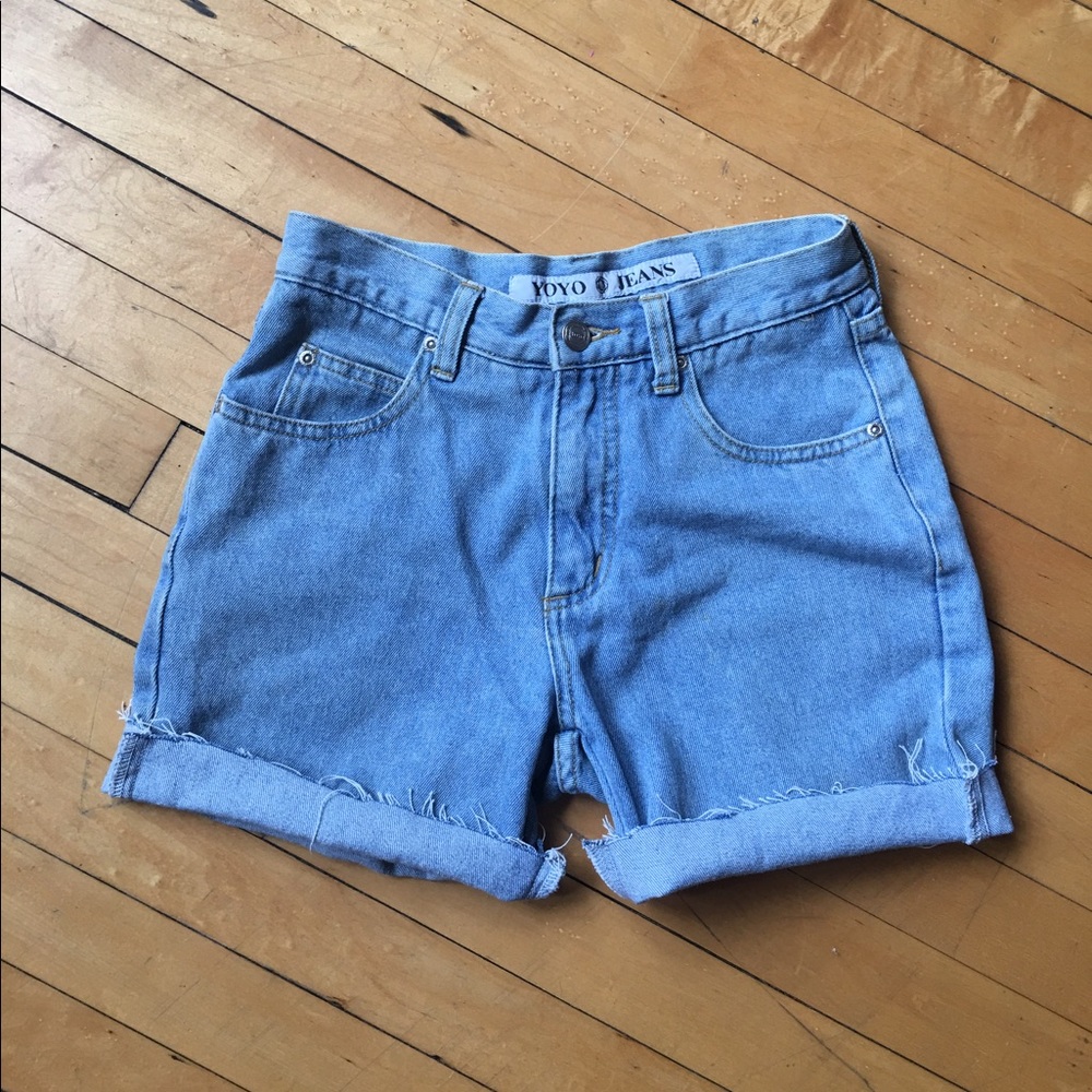Vintage denim cut offs!!🍄
