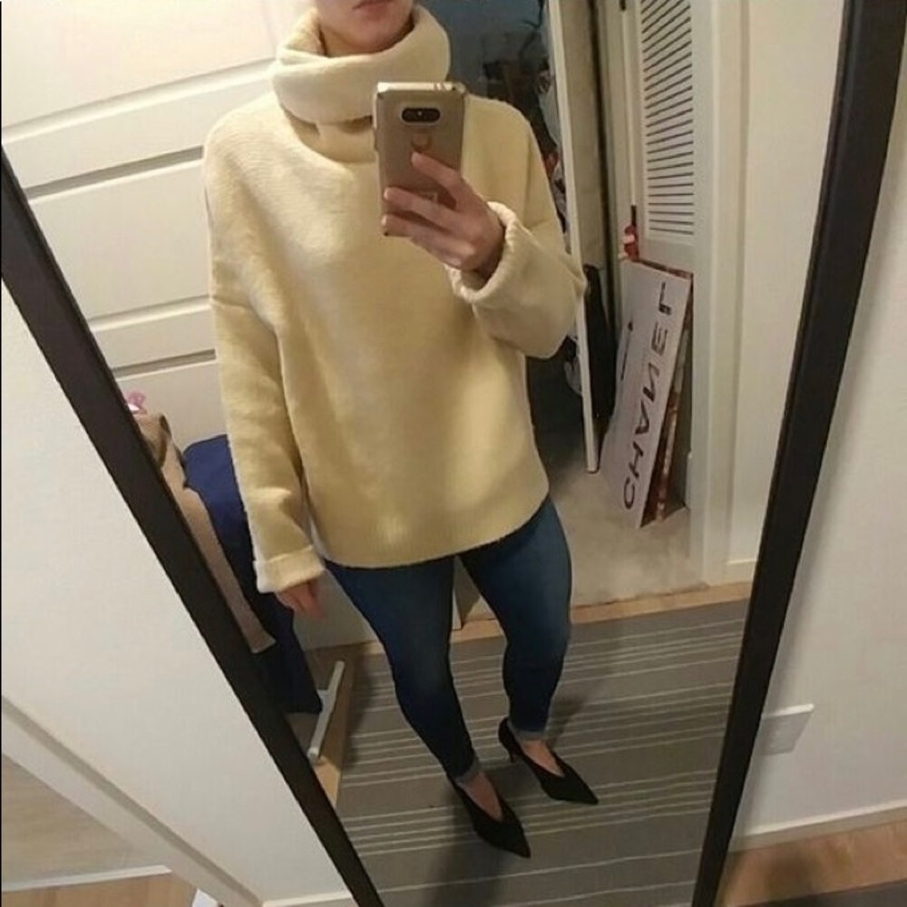 J.O.A. oversized sweater in cream