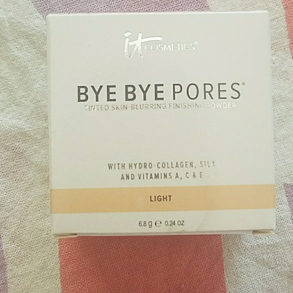 NIB It Cosmetics Bye Bye Pores Finishing Powder