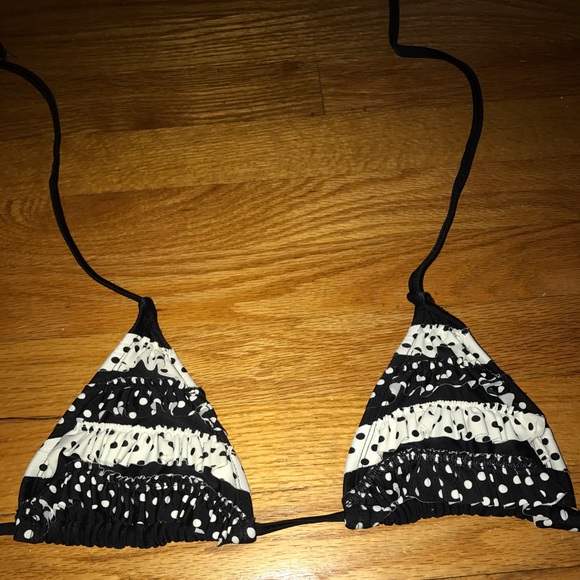 Bikini - Picture 2 of 4