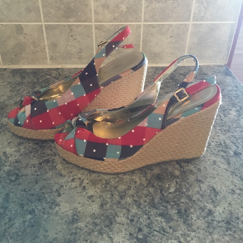 Candie's wedges