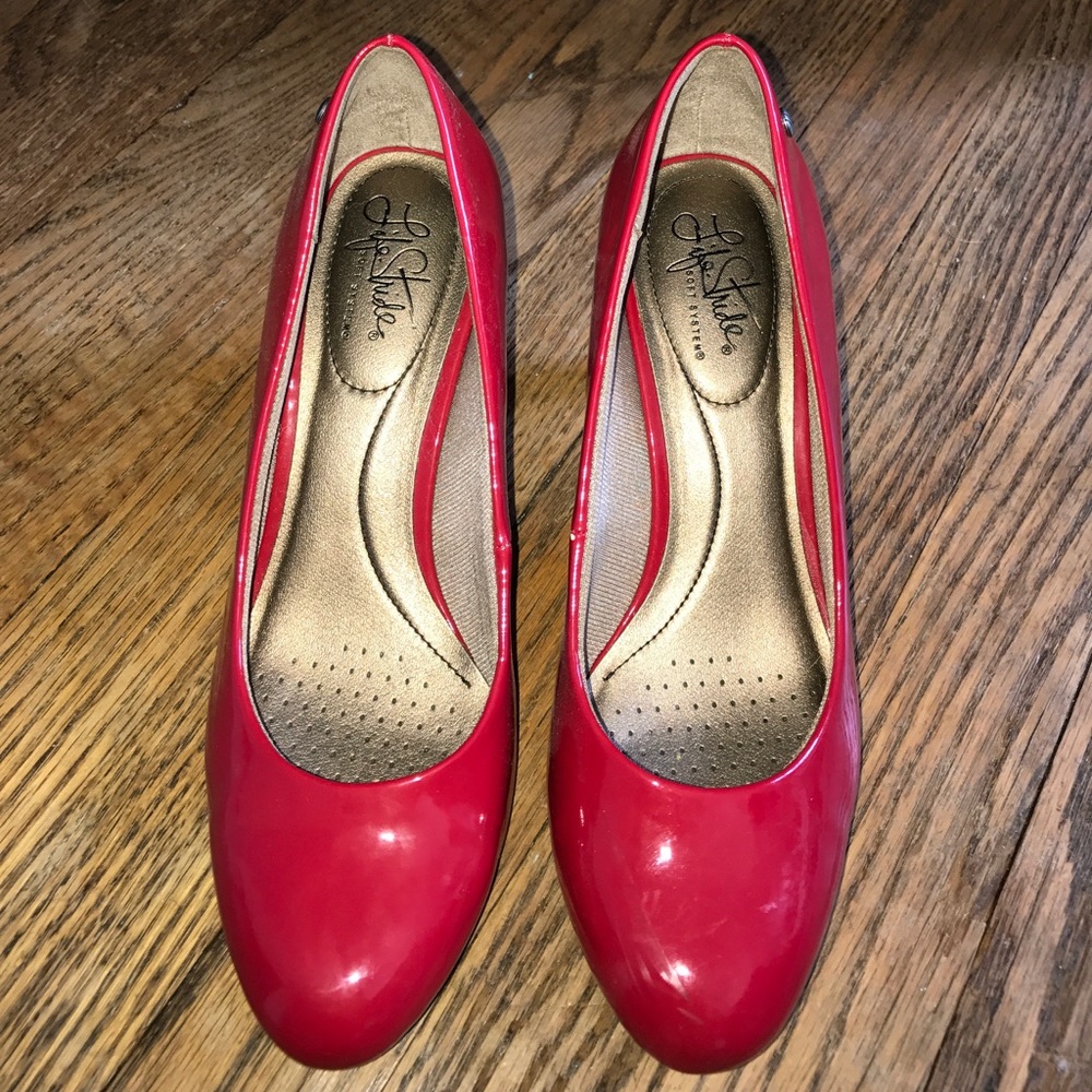 Red Pumps