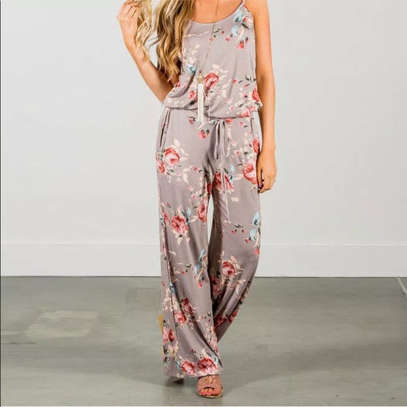 Pants - GORGEOUS FLORAL ROMPER 🌸