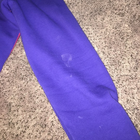 Under Armour Sweatshirt - Picture 2 of 2