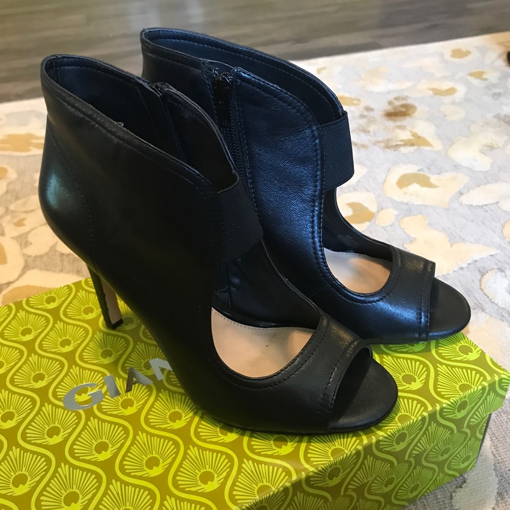 Gianni Bini Peep Toe Heel