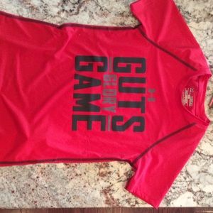 NWT UA BOYS' heatgear shirt