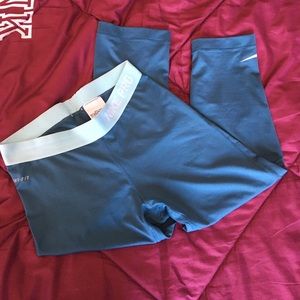 NIKE dri-fit Capri leggings