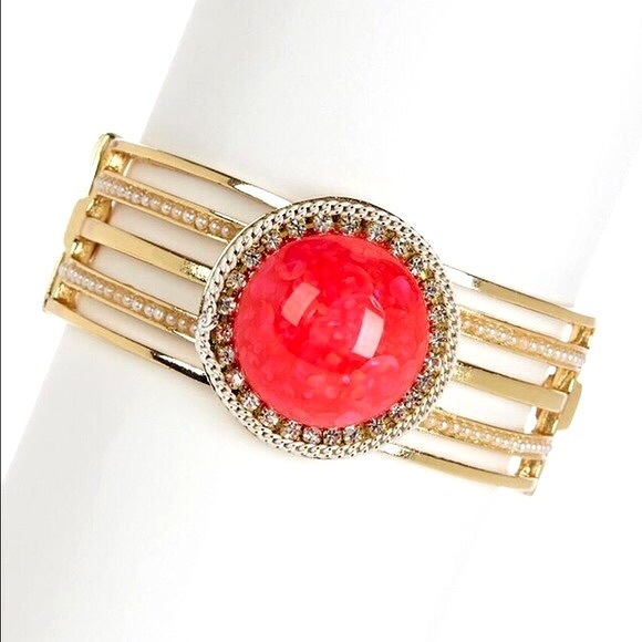 CLOSET CLOSING - Large Pink Stone Bangle - Picture 3 of 3