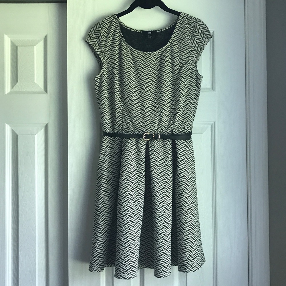 IZ Byer Casual Dress - Picture 1 of 1