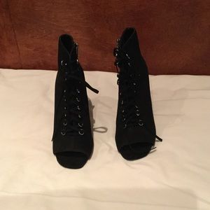 Steve Madden women's Freemee Booties.