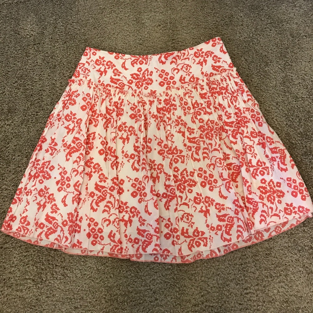 Gap skirt