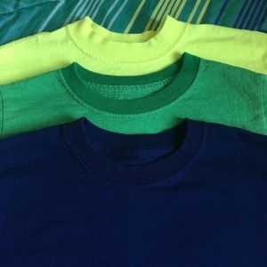 Lot of 3 Kids Size XS-S plain T shirts.