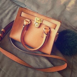 Michael kors mini Hamilton cross body $ALE