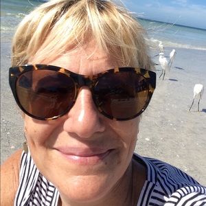 Meet your Posher, Lisa