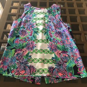 Lilly Pulitzer top! Very cute colors!