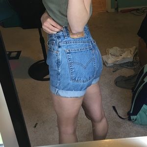 Levi cut off shorts