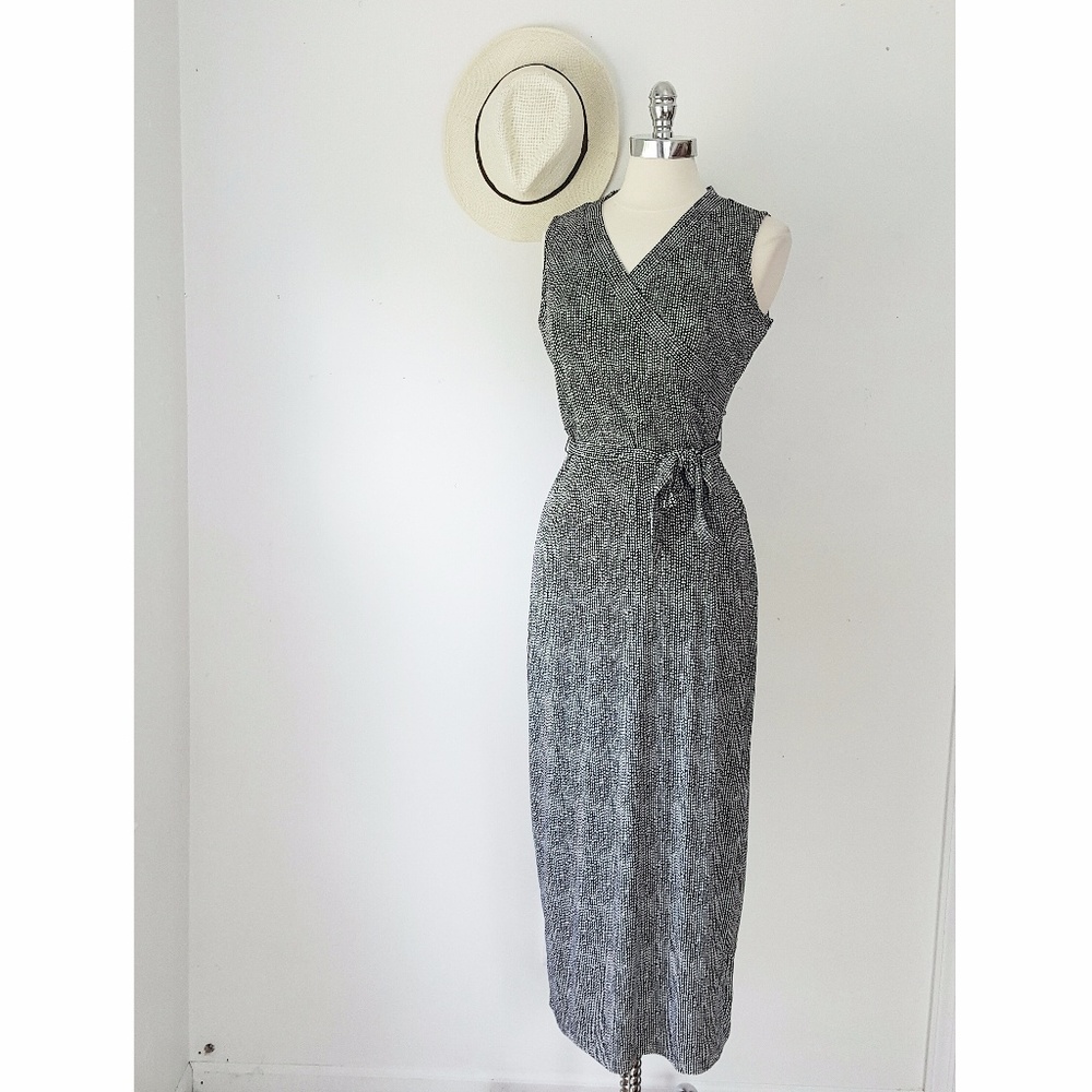 Sleeveless Vneck Maxi w/ Belt SIZE MEDIUM