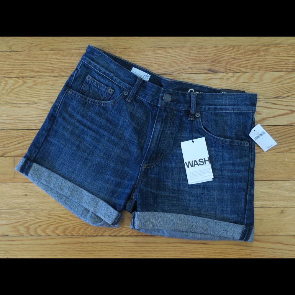 Gap NWT Sexy Boyfriend Denim Jean Shorts, Sz 25 0