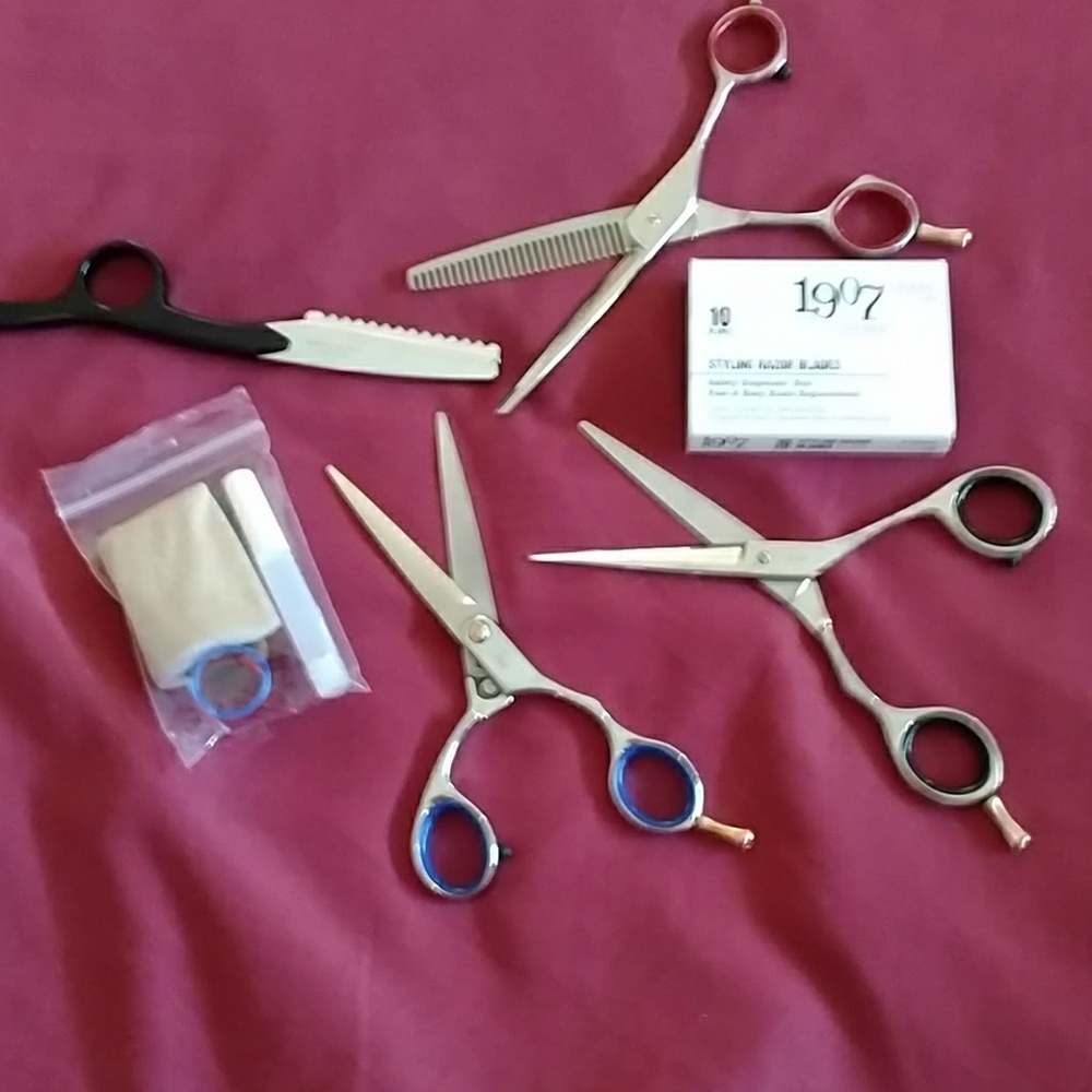 Professional hairdressing scissors