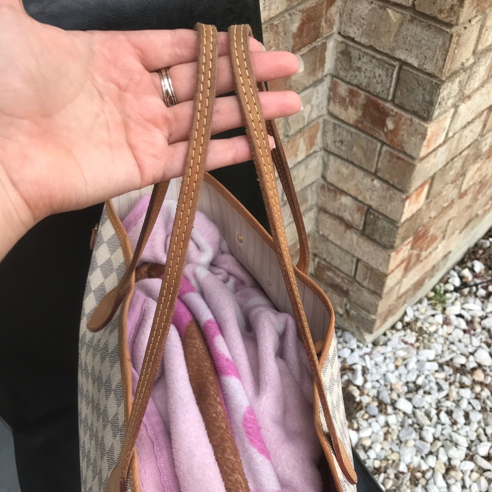 (SOLD)Authentic Louis Vuitton Neverfull gm - Picture 2 of 8
